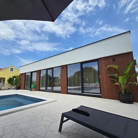 Sunshine Villa